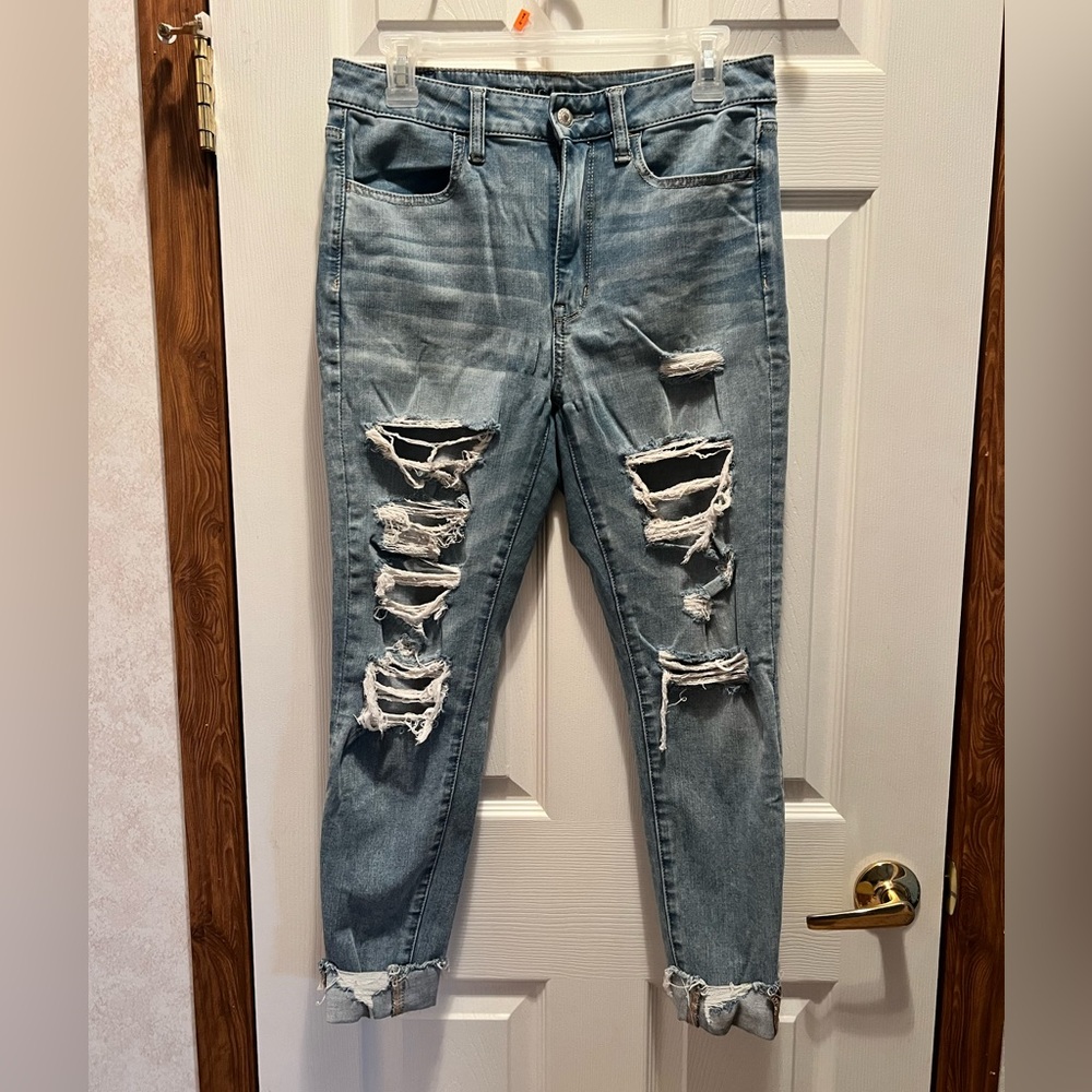 American Eagle Super Hi-Rise Jegging Light Blue Distressed Jeans